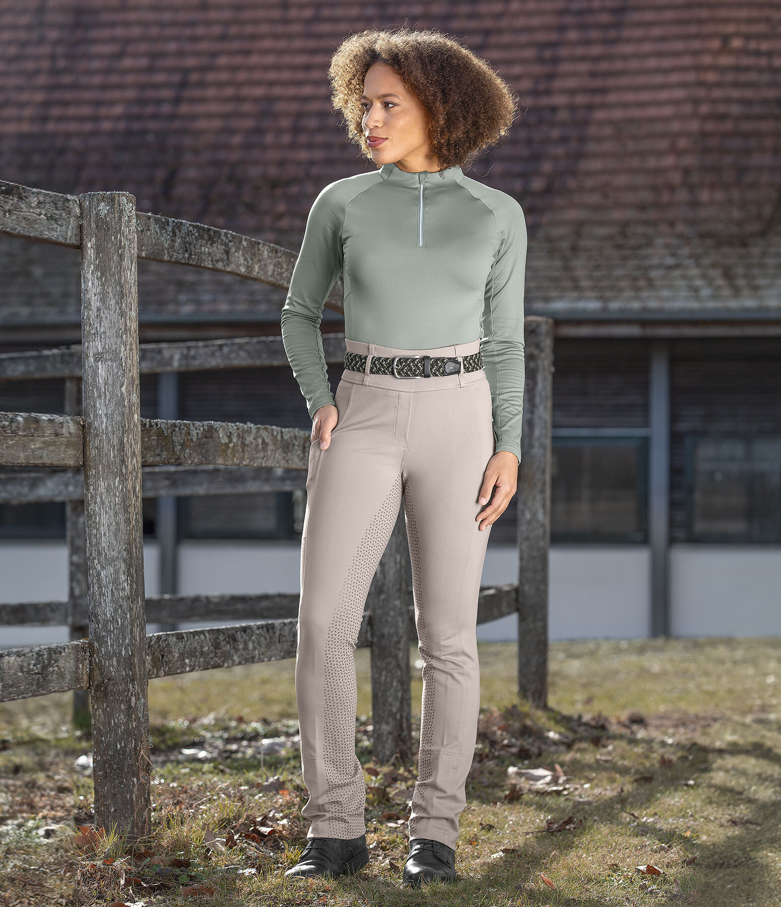 Tenue Femme  Theresa en taupe